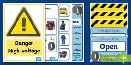 Traffic Role Play Signs (teacher made) - Twinkl