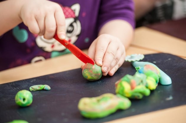 how-to-reuse-playdough-container-lids-justcraftingaround