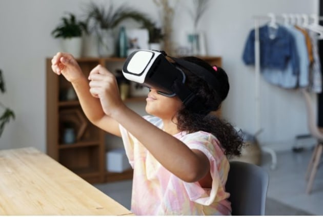 Child using VR safely with AI