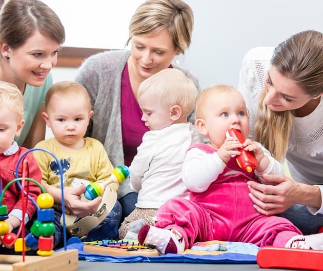 Benefits to Making a Baby Sensory Hoop - Twinkl