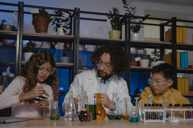 What makes a good science teacher? - Twinkl Digest Education News